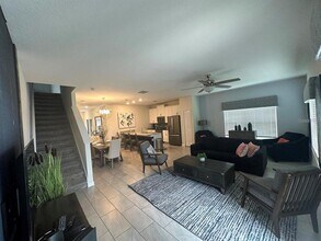 910 Pebble Beach Dr in Davenport, FL - Building Photo - Building Photo