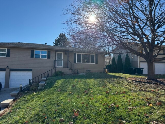 11021 Spring St in Omaha, NE - Foto de edificio - Building Photo