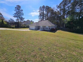 8425 Falling Rocks Way in Lithonia, GA - Building Photo - Building Photo