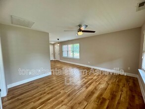 252 Wash Creek Dr in Hendersonville, NC - Building Photo - Building Photo