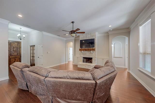 160 Melbourne Dr in Willow Park, TX - Foto de edificio - Building Photo