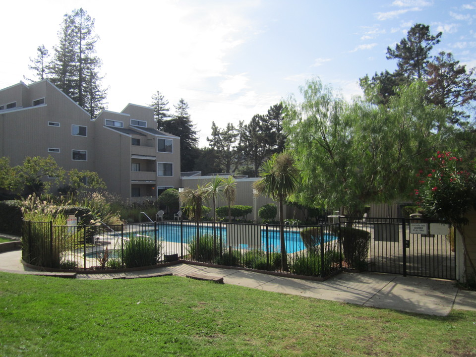 Hamilton Woods in Novato, CA - Building Photo