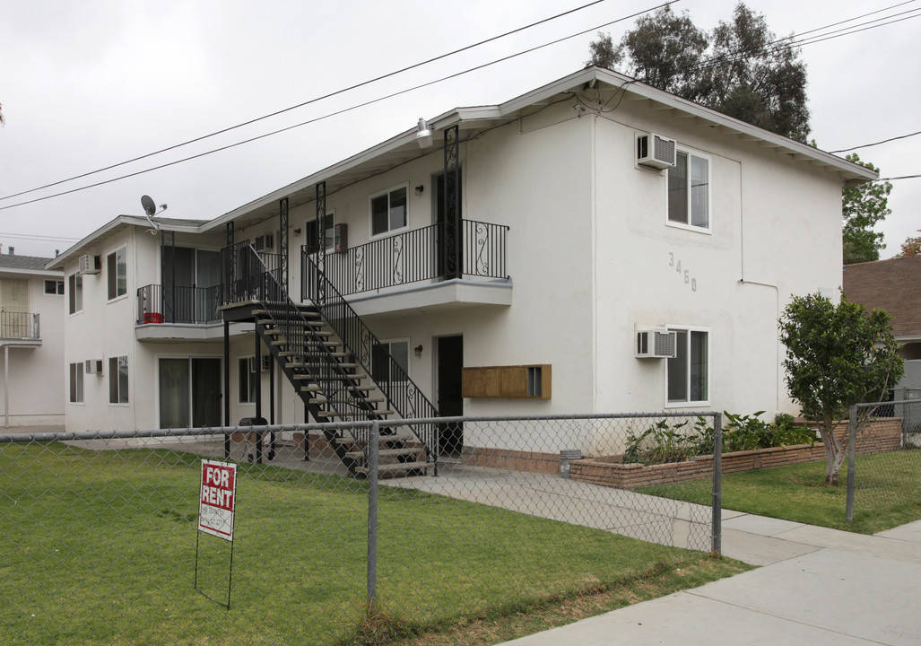 3450-3460 Dwight Ave in Riverside, CA - Foto de edificio