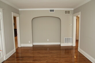 726 Kingsland Ave, Unit 2 in University City, MO - Building Photo - Building Photo