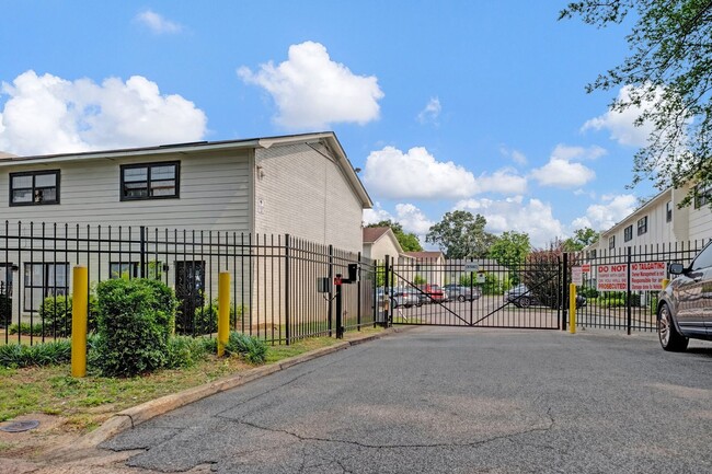 682 Hobbs Dr in Memphis, TN - Foto de edificio - Building Photo