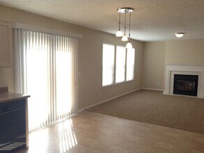 3151 Crestwell Dr in Indianapolis, IN - Foto de edificio - Building Photo