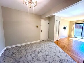 920 N Lakeside Dr in Vernon Hills, IL - Building Photo - Building Photo