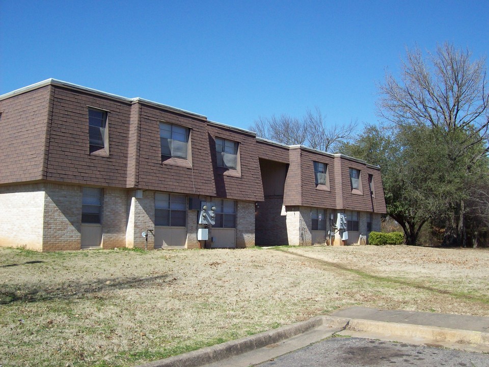 801-809 S Mobile Ave in Russellville, AR - Building Photo