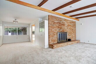 26 6th St S in Kirkland, WA - Building Photo - Building Photo