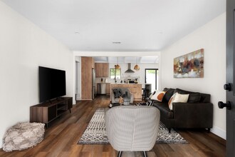 2107 Colfax Ave in Austin, TX - Building Photo - Building Photo