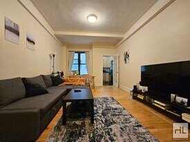 166 2nd Ave in New York, NY - Building Photo