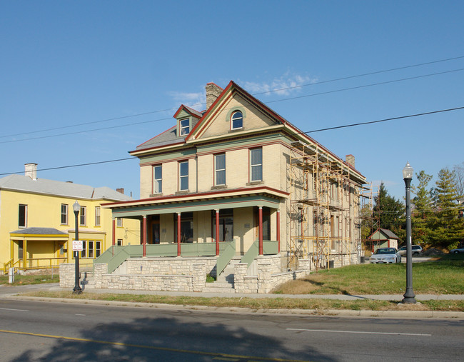 802-804 E Main St