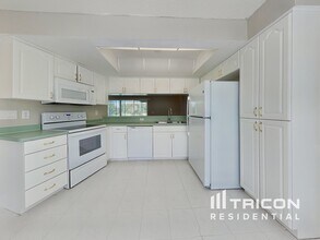 7419 Valley Ct in New Port Richey, FL - Building Photo - Building Photo