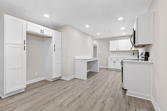 1200 Lockland Ave in Winston-Salem, NC - Foto de edificio - Building Photo