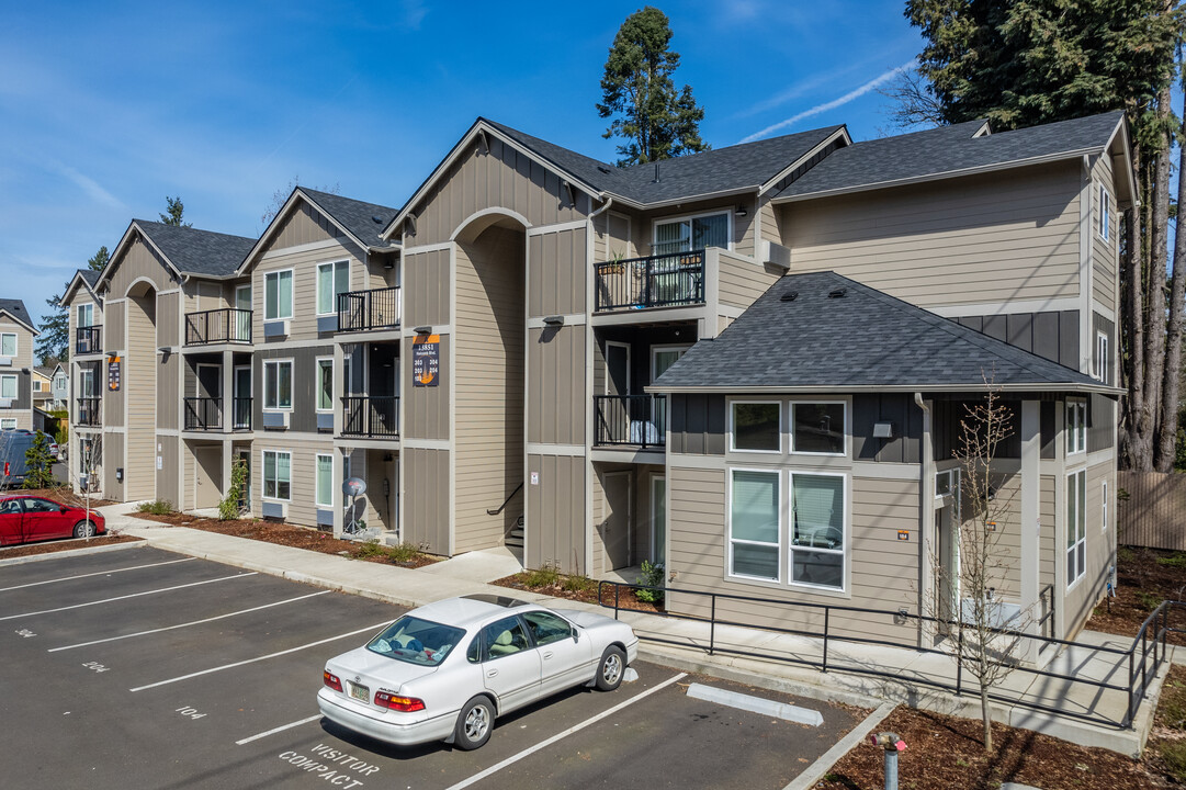 Holcomb Heights in Oregon City, OR - Building Photo