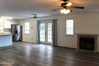 209 Quarter Horse Ln in Jacksonville, NC - Building Photo - Building Photo