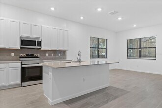 1205 Butterfly Orchid Rd in Davenport, FL - Foto de edificio - Building Photo