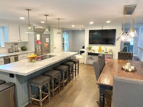 537 Westover Rd in Stamford, CT - Building Photo - Building Photo