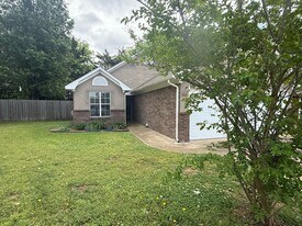 550 Albany St in Tupelo, MS - Building Photo