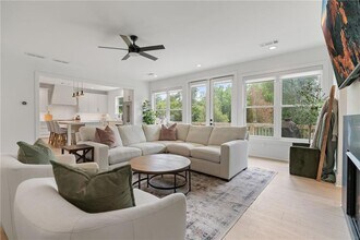 2071 Fairhaven Cir NE in Atlanta, GA - Building Photo - Building Photo