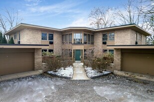 Golfview Apartments in Royal Oak, MI - Building Photo