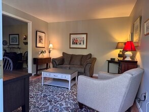 15 Parlowtown Rd in Marion, MA - Building Photo - Building Photo