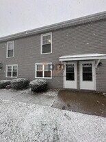 2221 Yorktowne Dr in Valparaiso, IN - Building Photo