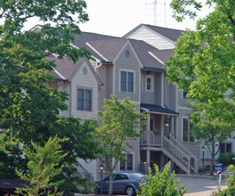 Deerfield Townhomes in Cincinnati, OH - Foto de edificio - Building Photo