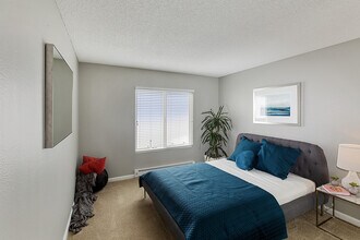 OceanAire Apartment Homes in Pacifica, CA - Foto de edificio - Building Photo