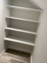 1 Wheatley Rd, Unit A in Glen Head, NY - Foto de edificio - Building Photo