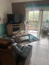 6424 Spring Flower Dr, Unit 25 in New Port Richey, FL - Foto de edificio - Building Photo