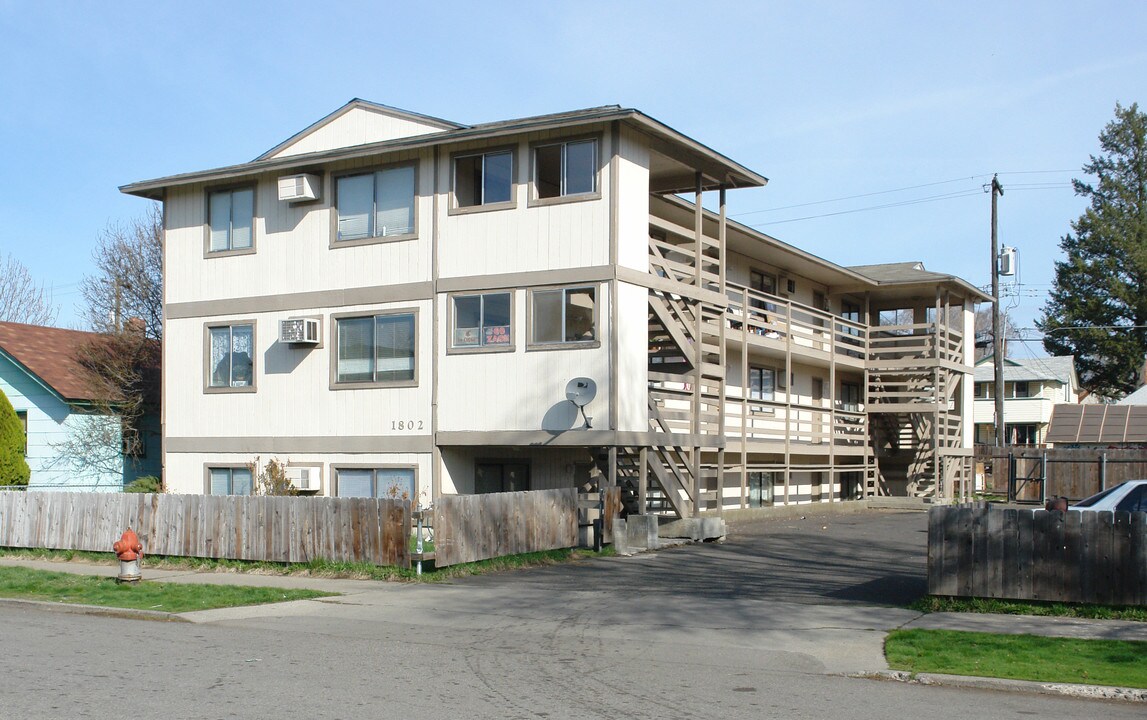 1802 W Gardner Ave in Spokane, WA - Foto de edificio