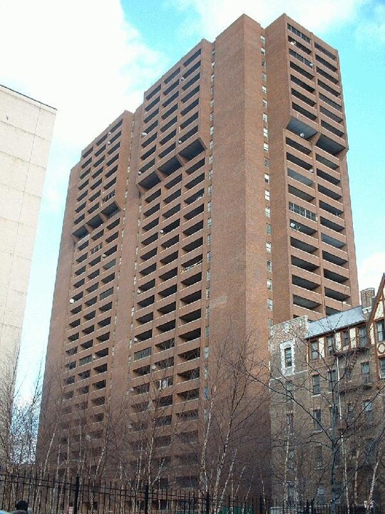 Montefiore II in Bronx, NY - Building Photo