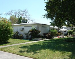 1942 Rodman St in Hollywood, FL - Building Photo
