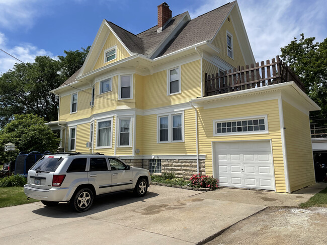 137 4th St, Unit 4th St. Lower in Fond du Lac, WI - Foto de edificio - Building Photo