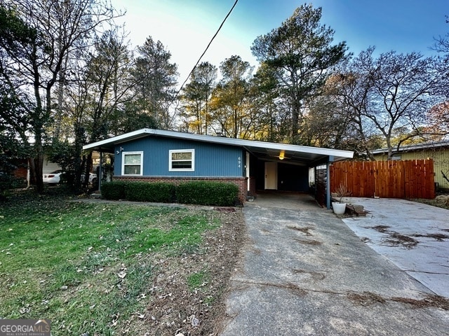 694 Inglewood Dr in Smyrna, GA - Building Photo