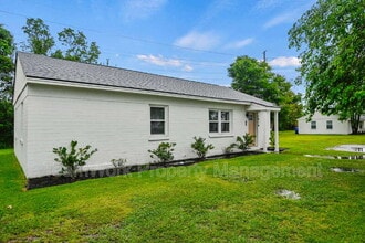 3020 Azalea Dr in North Charleston, SC - Building Photo - Building Photo