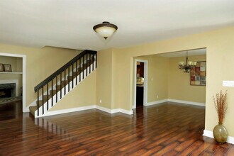 1051 Chinoe Rd in Lexington, KY - Building Photo - Building Photo