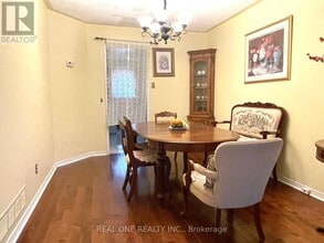 1235 Blackburn Dr in Oakville, ON - Building Photo - Building Photo
