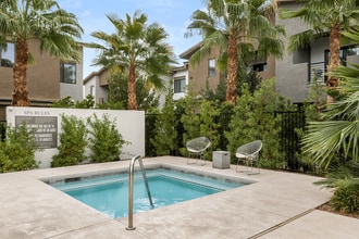 Trend in Las Vegas, NV - Foto de edificio - Building Photo