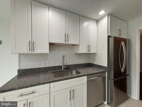 8022 Inverness Ridge Rd in Potomac, MD - Building Photo - Building Photo
