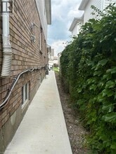 36 Raspberry Ln in Guelph, ON - Building Photo - Building Photo