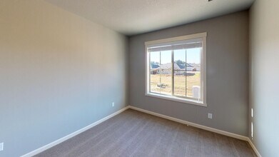 13205 NE 62nd Ave in Vancouver, WA - Foto de edificio - Building Photo