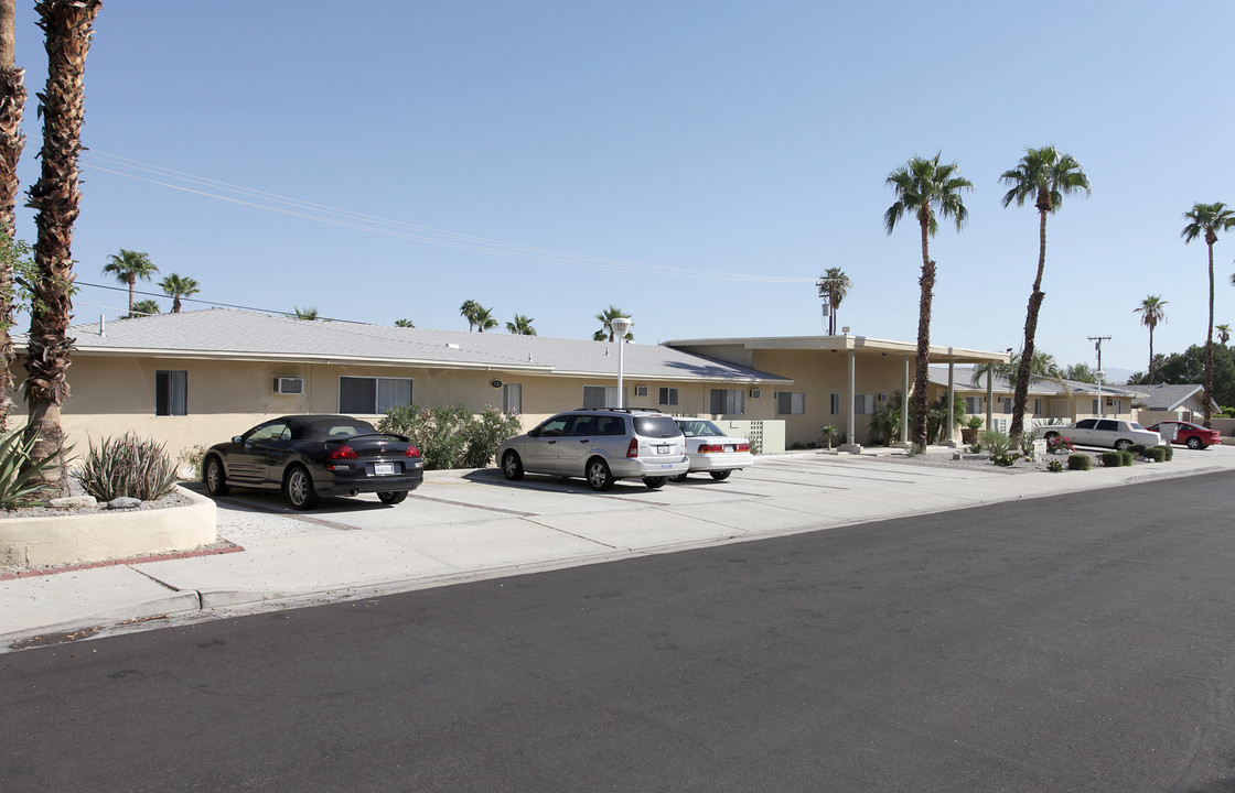 Palm Springs Courtyard in Palm Springs, CA - Building Photo