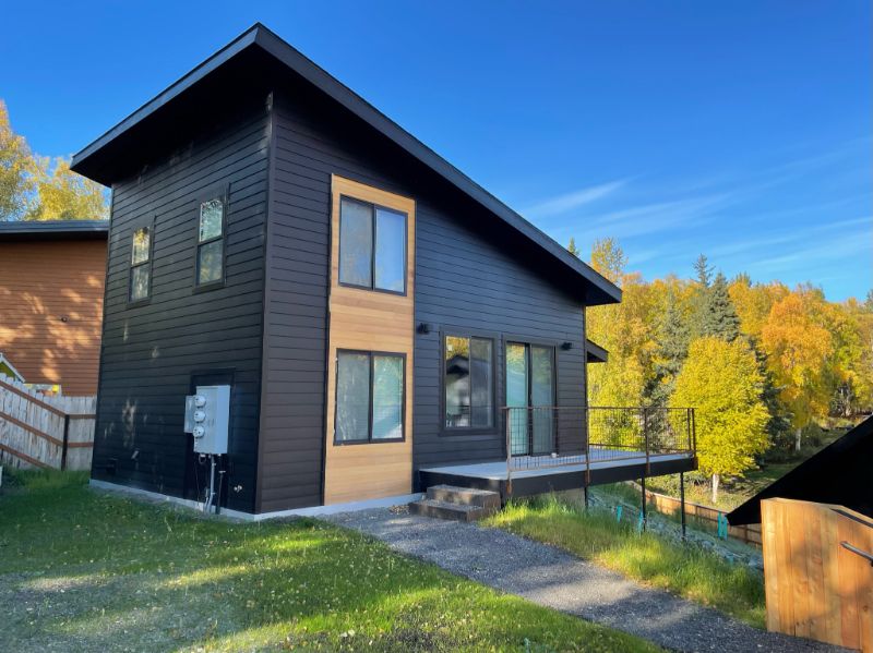 6402 Quiet Cir in Anchorage, AK - Building Photo