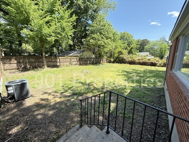 814 Colonial Rd in Memphis, TN - Building Photo - Building Photo