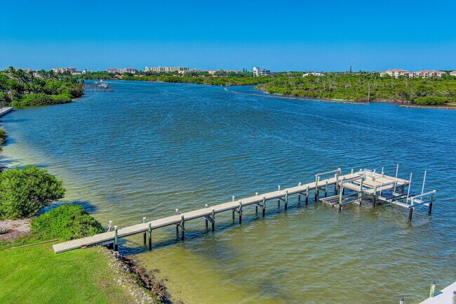 16334 Port Dickinson Dr in Jupiter, FL - Building Photo - Building Photo