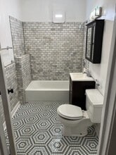1021 W Newport Ave in Chicago, IL - Building Photo - Building Photo