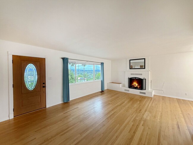 171 S Upas St in Escondido, CA - Building Photo - Building Photo