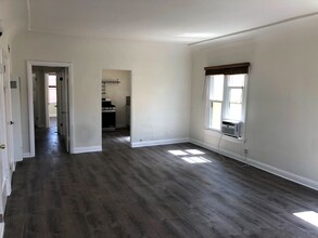 7007 Willoughby Ave in Los Angeles, CA - Building Photo - Building Photo